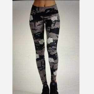 Noli Camo-floral Print Yoga Active Leggings Size Medium exercise gym workout
